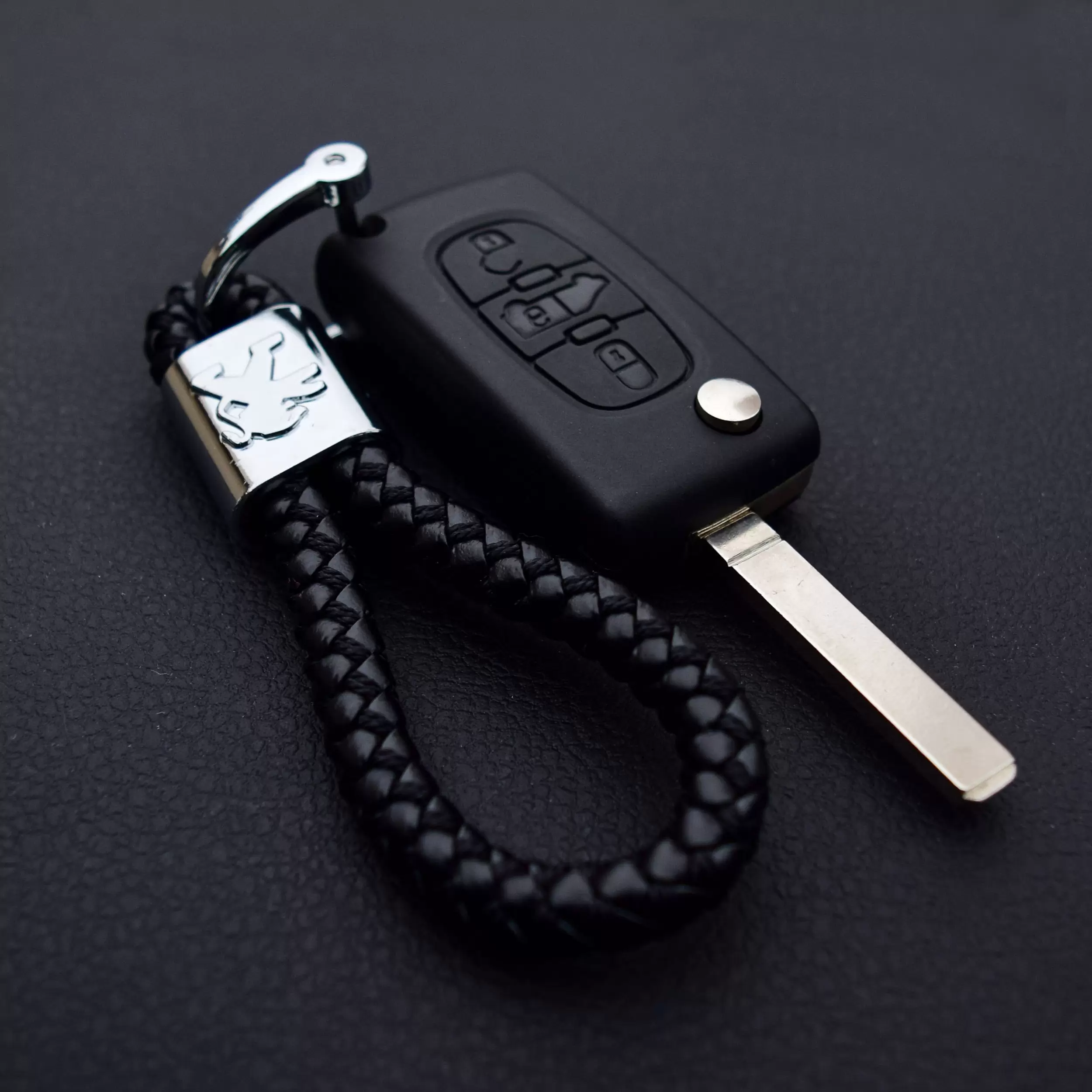 ЗАМІНА КОРПУСІВ АВТОКЛЮЧІВ